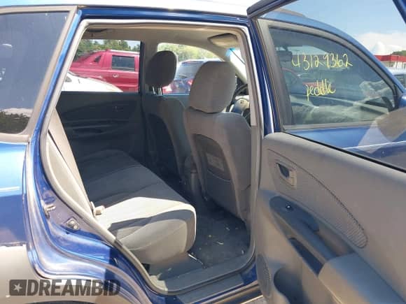 2007 Hyundai Tucson SE z VIN KM8JN12D37U668224, wystawiony jako IAAI lot #43129362 z przebiegiem 125 595 mil mil oraz . Historia ofert i sprzedaży dostępna na DreamBid. Obrazek 8.