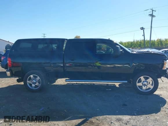 2011 Chevrolet Silverado 2500HD LTZ с VIN 1GC1KYE89BF199240, выставлен на аукционе IAAI как лот 43397687 с пробегом 119 003 миль миль и . История ставок и продаж доступна на DreamBid. Изображение 13.