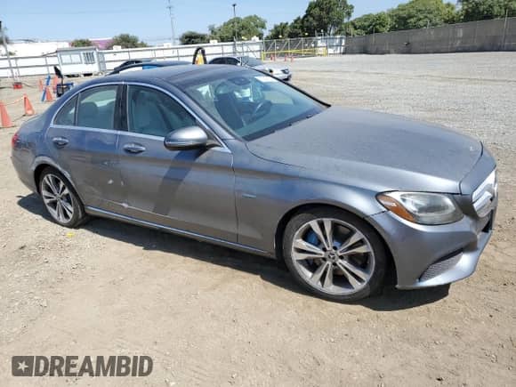 2017 Mercedes-Benz C 350e с VIN 55SWF4HB9HU233747, выставлен на аукционе Copart как лот 71305354 с пробегом 82 978 миль миль и Списание • Salvage title. История ставок и продаж доступна на DreamBid. Изображение 4.