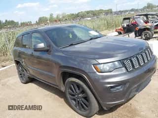 2018 Jeep Grand Cherokee Altitude z VIN 1C4RJFAG7JC448996, wystawiony jako IAAI lot #43115881 z przebiegiem 123 306 mil mil oraz . Historia ofert i sprzedaży dostępna na DreamBid. Obrazek 1.