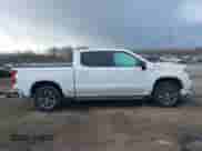 2022 Chevrolet Silverado 1500 RST z VIN 3GCUDEET5NG690627, wystawiony jako IAAI lot #41832932 z przebiegiem 39 435 mil mil oraz . Historia ofert i sprzedaży dostępna na DreamBid. Obrazek 13.