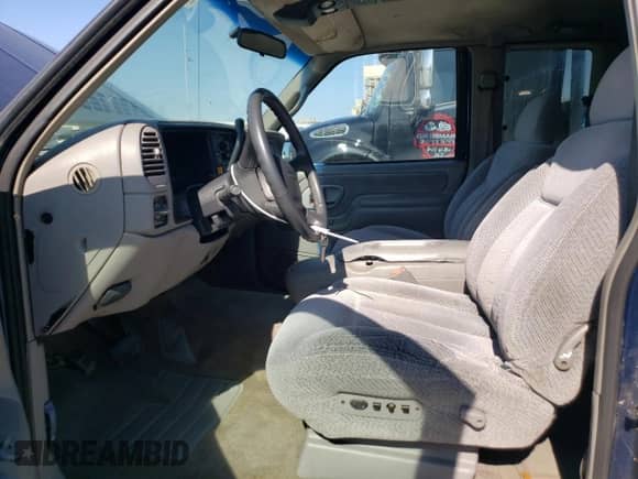 1998 GMC Sierra 1500 с VIN 2GTEC19R0W1547075, выставлен на аукционе Copart как лот 46464865 с пробегом 209 425 миль миль и Списание • Salvage title. История ставок и продаж доступна на DreamBid. Изображение 7.