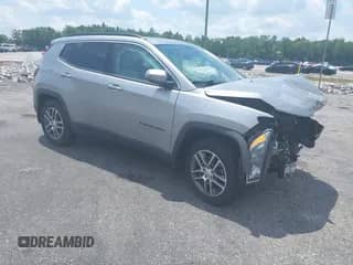 2020 Jeep Compass Altitude с VIN 3C4NJCBB1LT234979, выставлен на аукционе IAAI как лот 41872466 с пробегом 37 827 миль миль и . История ставок и продаж доступна на DreamBid. Изображение 1.