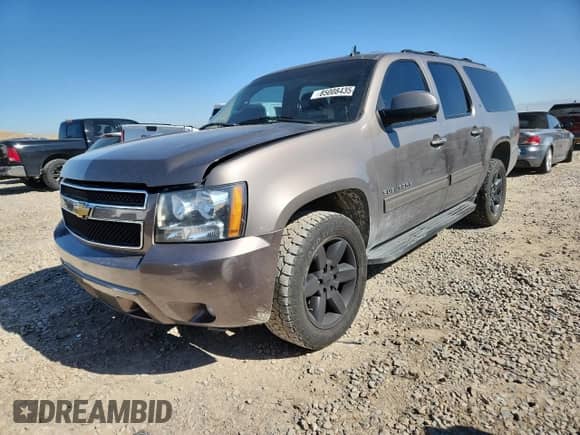 2013 Chevrolet Suburban LT с VIN 1GNSKJE79DR335667, выставлен на аукционе Copart как лот 85008435 с пробегом 223 366 миль миль и Чистый • Clean title. История ставок и продаж доступна на DreamBid. Изображение 1.