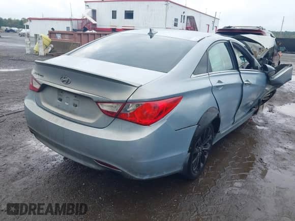 2013 Hyundai Sonata Limited с VIN 5NPEC4AC2DH591812, выставлен на аукционе IAAI как лот 43297644 с пробегом Не указан миль и . История ставок и продаж доступна на DreamBid. Изображение 4.