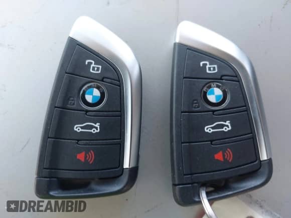 2022 BMW 4 Series M440i xDrive with VIN WBA13AR05NCJ90711, listed as a IAAI auction lot 42809557 with 17,854 mi miles and . Bid and sale history available at DreamBid. Image 11.