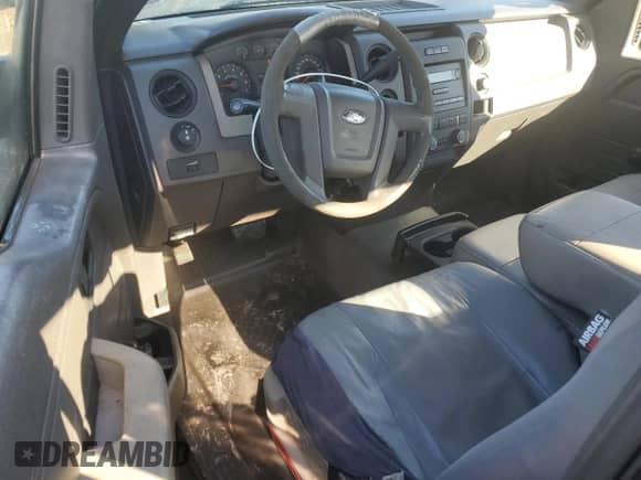 2009 Ford F-150 XL z VIN 1FTRF12W29KC52525, wystawiony jako Copart lot #82751245 z przebiegiem 124 321 mil mil oraz Czysty tytuł • Clean title. Historia ofert i sprzedaży dostępna na DreamBid. Obrazek 8.