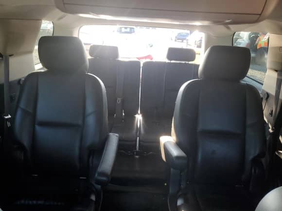 2014 Cadillac Escalade Luxury z VIN 1GYS4BEF2ER130557, wystawiony jako Copart lot #63449335 z przebiegiem 166 161 mil mil oraz Szkoda całkowita • Salvage title. Historia ofert i sprzedaży dostępna na DreamBid. Obrazek 10.