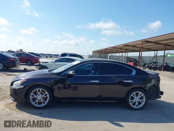 2012 Nissan Maxima SV z VIN 1N4AA5AP0CC836801, wystawiony jako IAAI lot #43000927 z przebiegiem 151 917 mil mil oraz . Historia ofert i sprzedaży dostępna na DreamBid. Obrazek 15.