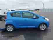 2014 Chevrolet Spark LS с VIN KL8CA6S94EC406421, выставлен на аукционе IAAI как лот 42871418 с пробегом 106 645 миль миль и . История ставок и продаж доступна на DreamBid. Изображение 13.