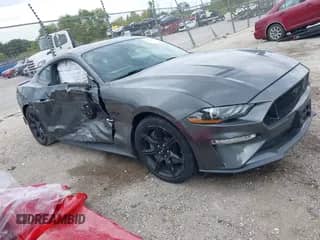 2019 Ford Mustang GT z VIN 1FA6P8CF1K5196448, wystawiony jako IAAI lot #43180994 z przebiegiem 51 719 mil mil oraz . Historia ofert i sprzedaży dostępna na DreamBid. Obrazek 1.