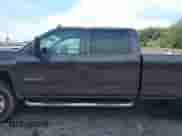 2015 Chevrolet Silverado 2500HD LT z VIN 1GC1KVE82FF572185, wystawiony jako IAAI lot #42207194 z przebiegiem 245 109 mil mil oraz . Historia ofert i sprzedaży dostępna na DreamBid. Obrazek 15.