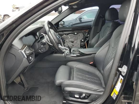 2023 BMW 5 Series 530e с VIN WBA13AG01PCM24624, выставлен на аукционе Copart как лот 55149855 с пробегом 26 022 миль миль и Списание • Salvage title. История ставок и продаж доступна на DreamBid. Изображение 7.