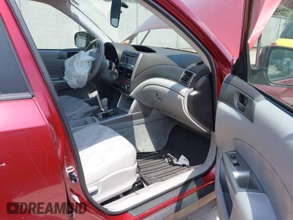 2010 Subaru Forester X с VIN JF2SH6BC1AH797892, выставлен на аукционе IAAI как лот 42469374 с пробегом 11 858 миль миль и . История ставок и продаж доступна на DreamBid. Изображение 5.