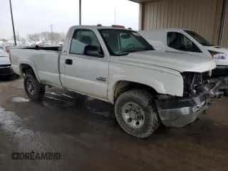 2005 Chevrolet Silverado 3500 z VIN 1GCHK34275E324244, wystawiony jako Copart lot #81578204 z przebiegiem 93 152 mil mil oraz Szkoda całkowita • Salvage title. Historia ofert i sprzedaży dostępna na DreamBid. Obrazek 4.
