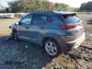 2022 Hyundai Kona SEL с VIN KM8K6CAB9NU819755, выставлен на аукционе Copart как лот 80988425 с пробегом 64 471 миль миль и Списание • Salvage title. История ставок и продаж доступна на DreamBid. Изображение 2.