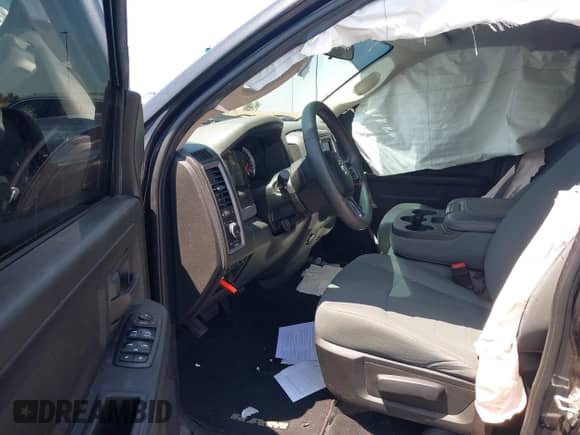 2017 Ram 1500 Tradesman z VIN 1C6RR6FT7HS833478, wystawiony jako IAAI lot #42141145 z przebiegiem 58 239 mil mil oraz . Historia ofert i sprzedaży dostępna na DreamBid. Obrazek 5.