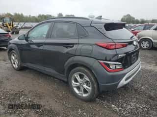 2022 Hyundai Kona SEL с VIN KM8K6CAB3NU819282, выставлен на аукционе Copart как лот 85659405 с пробегом 30 631 миль миль и Списание • Salvage title. История ставок и продаж доступна на DreamBid. Изображение 2.