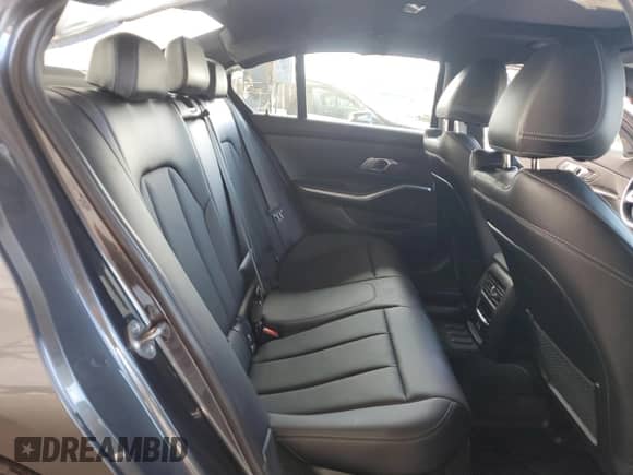 2022 BMW 3 Series M340i z VIN 3MW5U7J0XN8C39888, wystawiony jako Copart lot #82389045 z przebiegiem 23 292 mil mil oraz Szkoda całkowita • Salvage title. Historia ofert i sprzedaży dostępna na DreamBid. Obrazek 10.