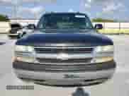 2003 Chevrolet Suburban LT z VIN 3GNGC26UX3G261624, wystawiony jako Copart lot #61983855 z przebiegiem 314 782 mil mil oraz Czysty tytuł • Clean title. Historia ofert i sprzedaży dostępna na DreamBid. Obrazek 5.