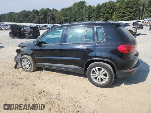 2017 Volkswagen Tiguan S с VIN WVGAV7AX6HK026320, выставлен на аукционе Copart как лот 81366025 с пробегом 89 852 миль миль и Списание • Salvage title. История ставок и продаж доступна на DreamBid. Изображение 2.
