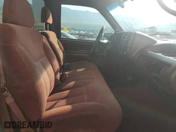 1995 GMC Sierra 1500 с VIN 1GTEC14K4SZ534308, выставлен на аукционе Copart как лот 68040815 с пробегом 121 161 миль миль и Списание • Salvage title. История ставок и продаж доступна на DreamBid. Изображение 10.