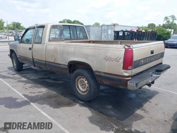 1988 Chevrolet Silverado 2500 с VIN 2GCFK29K6J1202951, выставлен на аукционе IAAI как лот 42551862 с пробегом 428 372 миль миль и . История ставок и продаж доступна на DreamBid. Изображение 3.