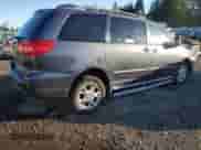 2006 Toyota Sienna XLE z VIN 5TDZA22C76S490692, wystawiony jako Copart lot #86271745 z przebiegiem 154 022 mil mil oraz Czysty tytuł • Clean title. Historia ofert i sprzedaży dostępna na DreamBid. Obrazek 3.