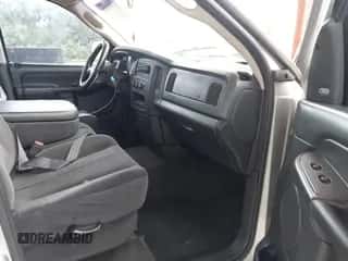 2003 Dodge 1500 ST z VIN 1D7HA18NX3J507160, wystawiony jako IAAI lot #43590139 z przebiegiem 196 377 mil mil oraz . Historia ofert i sprzedaży dostępna na DreamBid. Obrazek 5.