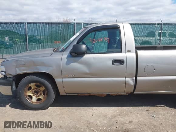 2000 Chevrolet Silverado 1500 with VIN 1GCEC14V2YE369725, listed as a IAAI auction lot 42088751 with 390,344 mi miles and . Bid and sale history available at DreamBid. Image 6.
