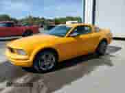 2007 Ford Mustang Deluxe z VIN 1ZVHT80N775366844, wystawiony jako Copart lot #80307065 z przebiegiem 176 188 mil mil oraz Szkoda całkowita • Salvage title. Historia ofert i sprzedaży dostępna na DreamBid. Obrazek 1.