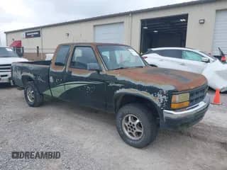 1996 Dodge Dakota z VIN 1B7GG23X1TS548256, wystawiony jako IAAI lot #42488533 z przebiegiem 180 688 mil mil oraz . Historia ofert i sprzedaży dostępna na DreamBid. Obrazek 1.