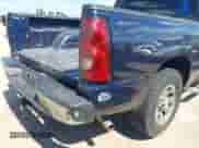 2006 Chevrolet Silverado 1500 LT1 z VIN 2GCEC13T861104368, wystawiony jako IAAI lot #43391074 z przebiegiem 264 407 mil mil oraz . Historia ofert i sprzedaży dostępna na DreamBid. Obrazek 12.