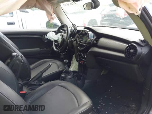 2015 MINI Hardtop with VIN WMWXM5C53FT973269, listed as a IAAI auction lot 42263552 with 133,627 mi miles and . Bid and sale history available at DreamBid. Image 5.