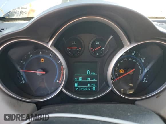 2012 Chevrolet Cruze LS с VIN 1G1PC5SH9C7399789, выставлен на аукционе Copart как лот 81819225 с пробегом 119 664 миль миль и Списание • Salvage title. История ставок и продаж доступна на DreamBid. Изображение 9.