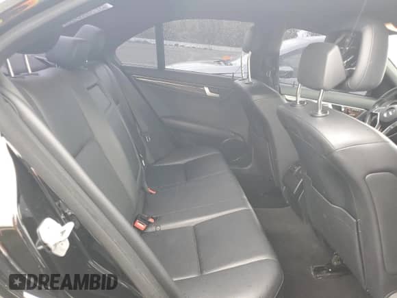 2012 Mercedes-Benz C 250 Sport с VIN WDDGF4HB0CR195890, выставлен на аукционе Copart как лот 82088905 с пробегом 105 505 миль миль и Списание • Salvage title. История ставок и продаж доступна на DreamBid. Изображение 10.