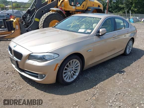2013 BMW 5 Series 535i xDrive с VIN WBAFU7C58DDU76023, выставлен на аукционе IAAI как лот 42967589 с пробегом Не указан миль и . История ставок и продаж доступна на DreamBid. Изображение 2.