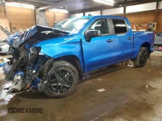 2023 Chevrolet Silverado 1500 Custom z VIN 1GCPDBEK8PZ156771, wystawiony jako Copart lot #68998075 z przebiegiem 51 318 mil mil oraz Szkoda całkowita • Salvage title. Historia ofert i sprzedaży dostępna na DreamBid. Obrazek 1.