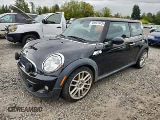 2012 MINI Hardtop S с VIN WMWSV3C53CTY28384, выставлен на аукционе Copart как лот 85007695 с пробегом 71 406 миль миль и Чистый • Clean title. История ставок и продаж доступна на DreamBid. Изображение 1.