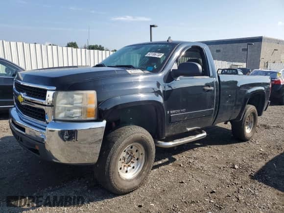 2007 Chevrolet Silverado 2500HD 1LT z VIN 1GCHK24K67E574006, wystawiony jako Copart lot #63186733 z przebiegiem Nie podano mil oraz Szkoda całkowita • Salvage title. Historia ofert i sprzedaży dostępna na DreamBid. Obrazek 1.