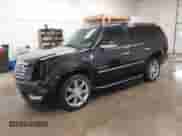 2011 Cadillac Escalade Luxury z VIN 1GYS4BEF2BR339213, wystawiony jako IAAI lot #42699906 z przebiegiem 151 075 mil mil oraz . Historia ofert i sprzedaży dostępna na DreamBid. Obrazek 2.