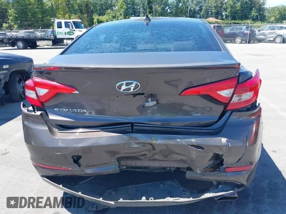 2017 Hyundai Sonata SE с VIN 5NPE24AF9HH447449, выставлен на аукционе IAAI как лот 43094876 с пробегом 159 496 миль миль и . История ставок и продаж доступна на DreamBid. Изображение 16.