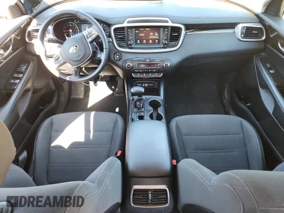 2020 Kia Sorento S z VIN 5XYPGDA5XLG694948, wystawiony jako Copart lot #69658915 z przebiegiem 59 485 mil mil oraz Szkoda całkowita • Salvage title. Historia ofert i sprzedaży dostępna na DreamBid. Obrazek 8.