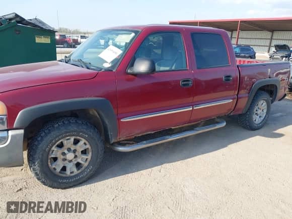 2005 GMC Sierra 1500 SLE with VIN 2GTEK13T651168460, listed as a IAAI auction lot 42099490 with 213,735 mi miles and . Bid and sale history available at DreamBid. Image 6.