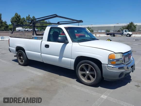 2005 GMC Sierra 1500 Work Truck z VIN 1GTEC14X75Z175455, wystawiony jako IAAI lot #42353284 z przebiegiem 255 724 mil mil oraz . Historia ofert i sprzedaży dostępna na DreamBid. Obrazek 1.