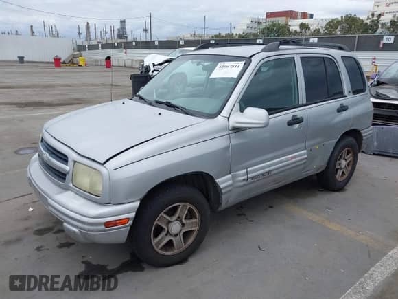 2003 Chevrolet Tracker LT с VIN 2CNBE634436932267, выставлен на аукционе IAAI как лот 42067811 с пробегом 182 944 миль миль и . История ставок и продаж доступна на DreamBid. Изображение 2.