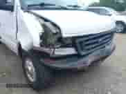 2005 Ford Econoline Cargo z VIN 1FTSE34L15HB14467, wystawiony jako IAAI lot #43171233 z przebiegiem 165 446 mil mil oraz . Historia ofert i sprzedaży dostępna na DreamBid. Obrazek 6.