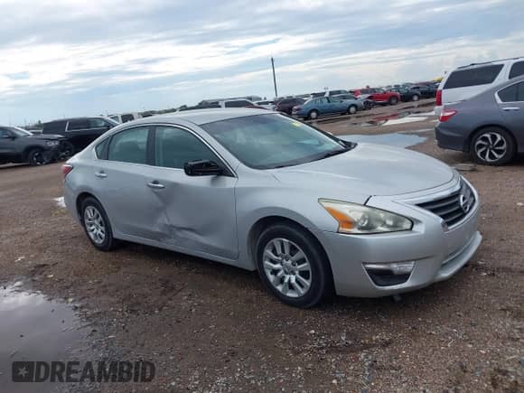 2015 Nissan Altima S z VIN 1N4AL3AP7FN890796, wystawiony jako IAAI lot #43305233 z przebiegiem 131 217 mil mil oraz . Historia ofert i sprzedaży dostępna na DreamBid. Obrazek 13.