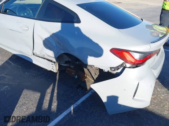 2023 BMW 4 Series M440i с VIN WBA83AP06PCL18166, выставлен на аукционе IAAI как лот 41407380 с пробегом Не указан миль и . История ставок и продаж доступна на DreamBid. Изображение 6.