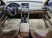 2010 Honda Accord LX z VIN 1HGCP2E39AA085005, wystawiony jako Copart lot #81122995 z przebiegiem 157 765 mil mil oraz Czysty tytuł • Clean title. Historia ofert i sprzedaży dostępna na DreamBid. Obrazek 8.